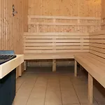 4 Person On A In * Hemmet